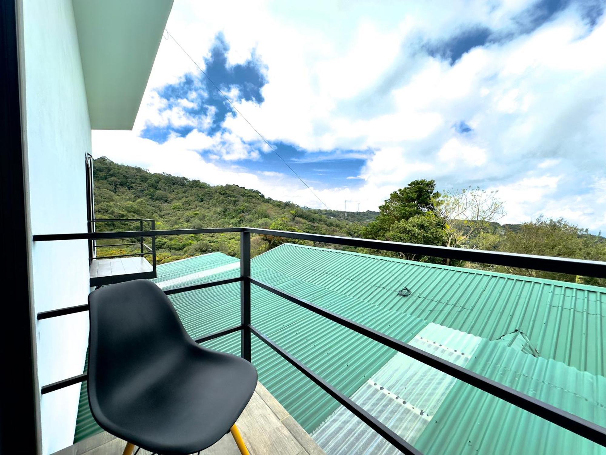 Black & White Apartments Monteverde Exteriér fotografie